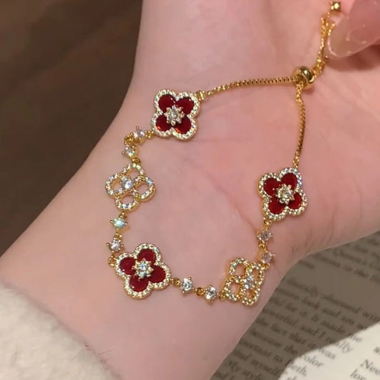 Delicate Flower Charm Bracelet – Elegant, Feminine & Perfect for Everyday Style