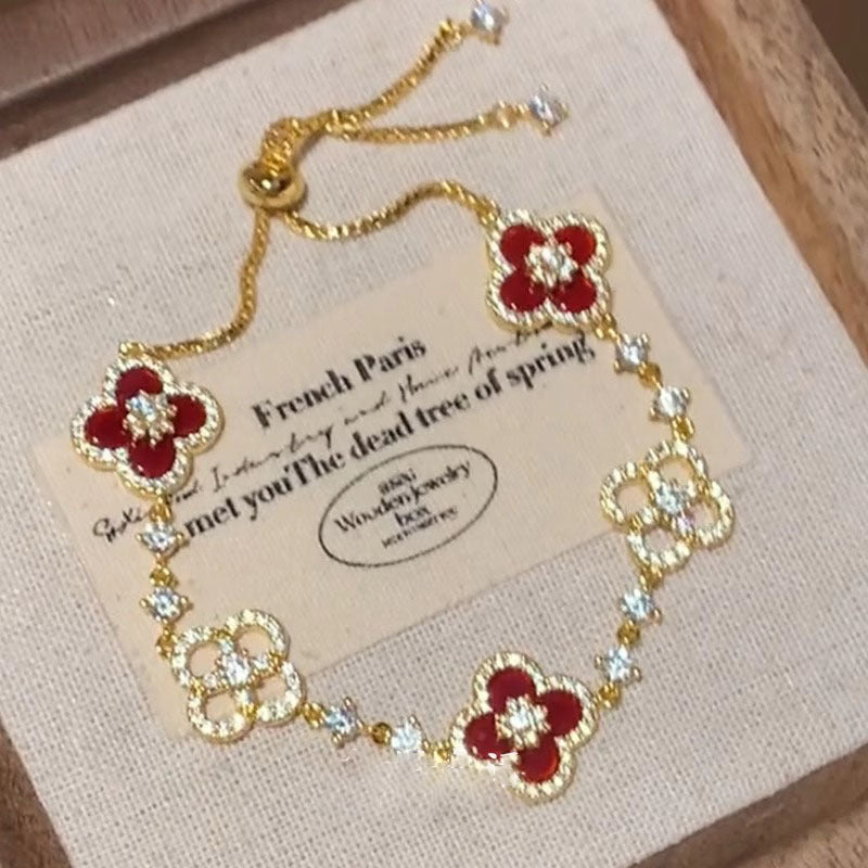Delicate Flower Charm Bracelet – Elegant, Feminine & Perfect for Everyday Style