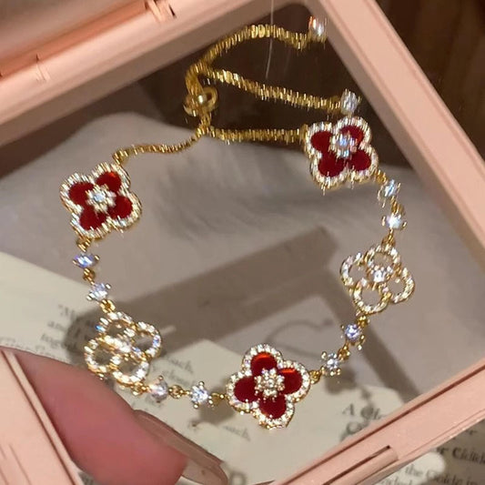 Delicate Flower Charm Bracelet – Elegant, Feminine & Perfect for Everyday Style